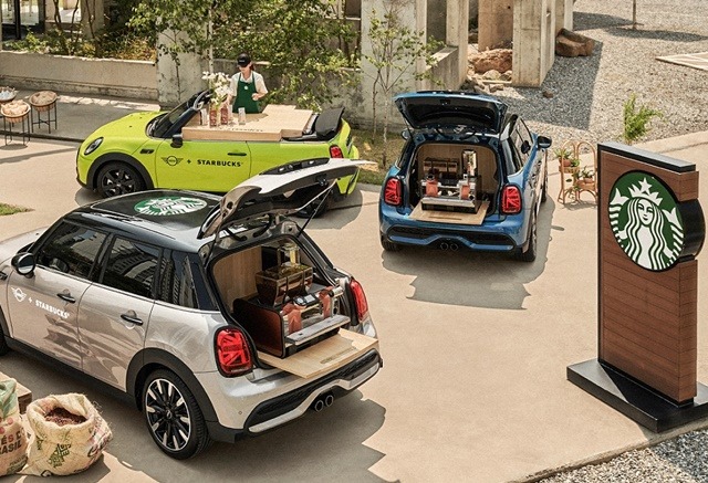 스타벅스는 20일 MINI와 함께 이동식 커피차 브루잉 카 이벤트를 연다고 밝혔다. /스타벅스커피 코리아 제공