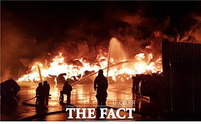 21일 전북소방본부가 발표한 2021년 상반기 화재 발생 현황을 살펴보면 도내에서 모두 1061건의 화재가 발생해 54명의 인명피해와 93억 원의 재산피해가 발생했다. /전북소방본부 제공