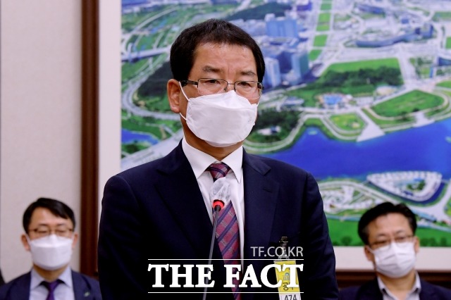 권순호 HDC현대산업개발 대표이사가 지난 6월 18일 서울 여의도 국회에서 열린 국토교통위원회 전체회의에 출석해 광주 건물붕괴 사건과 관련 발언하고 있다. /국회=이선화 기자