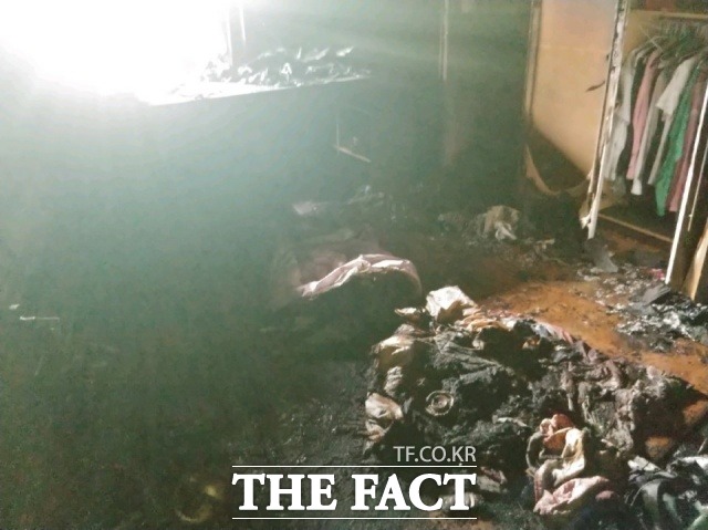 21일 경북소방본부에 따르면 전날 오후 10시 2분께 영주시 가흥동에 위치한 아파트 15층에서 화재가 발생해 김치냉장고와 집기 등을 태웠다. 사진은 기사 내용과 관계 없음./더팩트DB