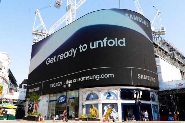 영국 런던 피카딜리 서커스에서 갤럭시 언팩 옥외광고가 이뤄지고 있다. /삼성전자 제공