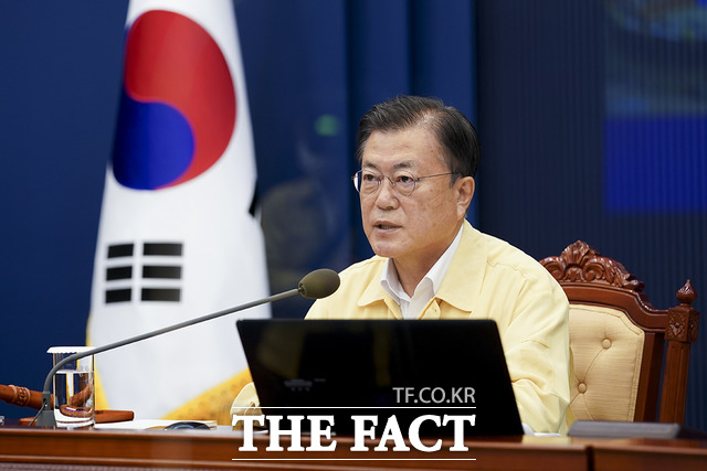 문재인 대통령의 도쿄올림픽 개막식과 스가 요시히데 일본 총리와의 한일정상회감이 끝내 취소됐다. 지난 20일 청와대에서 열린 제31회 국무회의에서 발언하는 문 대통령. /청와대 제공