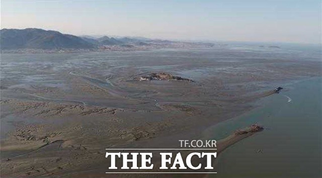 고창갯벌 퇴적 순서(외측부터 모래-혼합-펄)를 보여주는 곰소만 전경 / 문화재청 제공