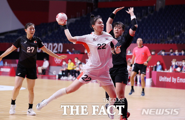 여자 핸드볼 대표팀이 조별리그 3차전 일본과의 경기에서 승리했다. /도쿄=뉴시스