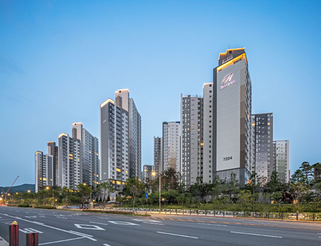 현대엔지니어링은 주택, 업무·판매시설 등 분야 전반에 걸쳐 괄목한 만한 성과를 내고 있다. 사진은 힐스테이트 센트럴 위례 전경. /현대엔지니어링 제공