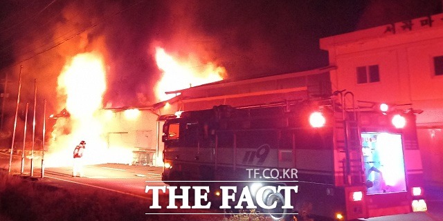 1일 오전 3시 10분께 인천시 서구 오류동에 있는 한 식품공장에서 불이 나 1명이 부상을 입었다. 사진은 사건내용과 무관. /더팩트 DB