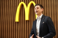  앤토니 마티네즈 맥도날드 대표, 2년 연속 성장 그래프 '청신호'