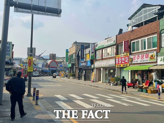 전북 임실군이 행정안전부가 주관하는 간판 개선 공모사업에 선정돼 오수 전통시장을 중심으로 1.2km 여 구간에 109개 업소의 간판을 교체한다. /임실군 제공