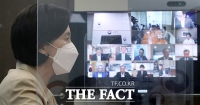  대학 교육회복위원회 회의 주재하는 유은혜 부총리 [TF사진관]