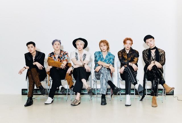 아스트로가 8번째 미니 앨범 SWITCH ON으로 초동 판매량 27만여 장을 기록하는 등 인기몰이 중이다. /판타지오 뮤직 제공