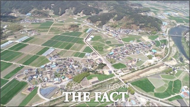 정읍시 칠보면 남전마을은 보물 제1181호인 ‘태인고현동향약’과 보물 제437호인 김회련 공신녹권 그리고 보물 제438호인 김회련 고신왕지가 있다. 또한 조선왕조실록을 지켜낸 손홍록과 안의 선생을 모신 남천사가 있는 유서 깊은 마을이다. / 정읍시 제공