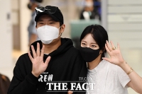  '유튜버·악플러 고소' 한예슬, 연인과 당당 귀국 눈길