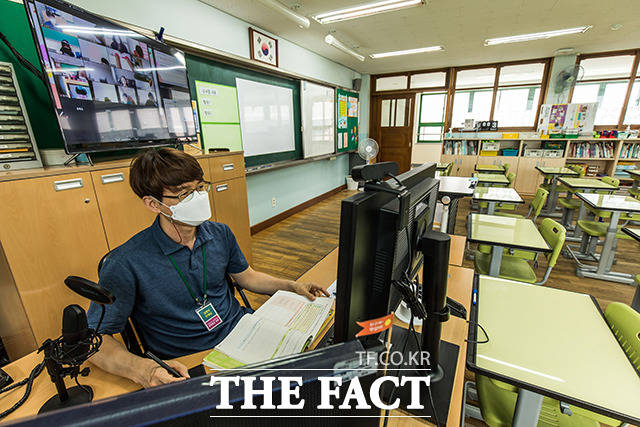 전북도교육청이 오는 14일 오후 2시부터 전북도교육청 유튜브 방송 채널을 통해 수시 지원전략 안내 입시 설명회를 비대면으로 개최한다. /더팩트DB