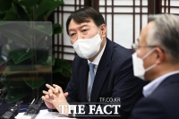  공수처, 법무부·대검 압수수색…'윤석열 감찰자료' 확보