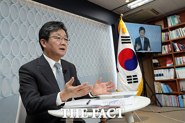 국민의힘 대권 주자인 유승민 전 의원은 14일 윤석열 전 검찰총장과 최재형 전 감사원장을 두고 훌륭한 검찰총장, 감사원장이었을지는 몰라도 대통령을 갑자기 하기에는 위험이 너무 크다고 평가했다. /이선화 기자