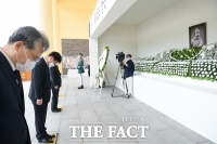  이춘희 시장·세종시 의원들, 고국 귀환 홍범도 장군 참배