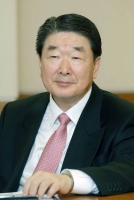  구본준 LX 회장, 직원 800여 명에게 '모바일 쿠폰' 깜짝 선물