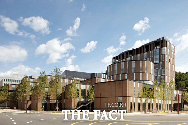 대전대학교는 2021학년도 2학기 정부초청장학생 35개국 60여명과 일반 유학생 40여명 등 100여명의 학생들이 입국해 자가 격리 중에 있다고 밝혔다. 대전대30주년 기념관 / 대전대 제공