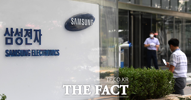 19일 한국거래소에 따르면 개인은 올해 들어 지난 18일까지 삼성전자 주식 3억9420만주를 순매수했다. /남용희 기자.