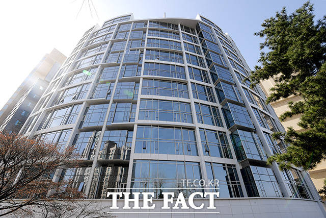 23일 국토교통부 실거래가 공개시스템에 따르면 올해 들어 전국에서 가장 비싸게 팔린 아파트는 서울 강남구 청담동 더 펜트하우스 청담이다. /이선화 기자