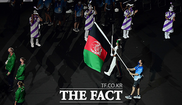 하지만 개회식 선수단 행진에 아프간 국기가 합류하며 연대의 메시지를 전 세계에 전했다. /도쿄=사진공동취재단