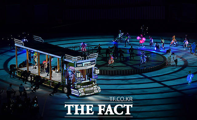 공연은 어떠한 시련에서도 포기하지 않는 패럴림픽 선수들의 용기와 의지를 표현했다. /도쿄=사진공동취재단