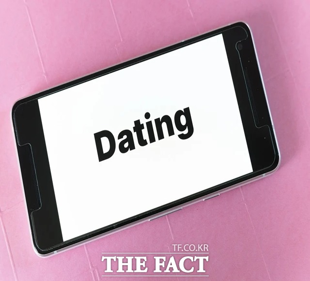 경남의 한 경찰관이 SNS를 통해 알게 된 동성 미성년자와 성관계를 맺은 혐의로 조사 받고 있다./픽사베이