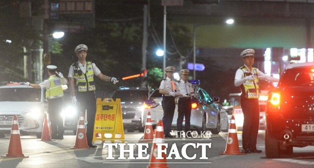 음주운전 중 사고를 내 대만인 유학생을 사망하게 한 혐의로 재판에 넘겨진 50대 운전자가 항소심에서도 징역 8년을 선고받았다. 사진은 기사내용과 무관. /이덕인 기자