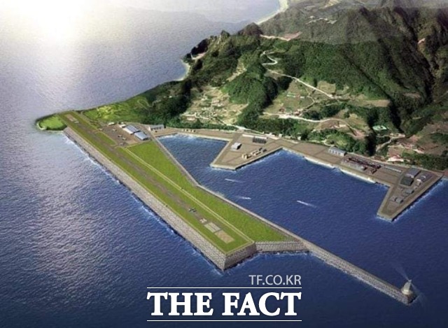 울릉군 관계자에 따르면 철근 자재수급이 원활하지 못해 공항 건설이 다소 늦어질 전망이다./울릉공항 조감도