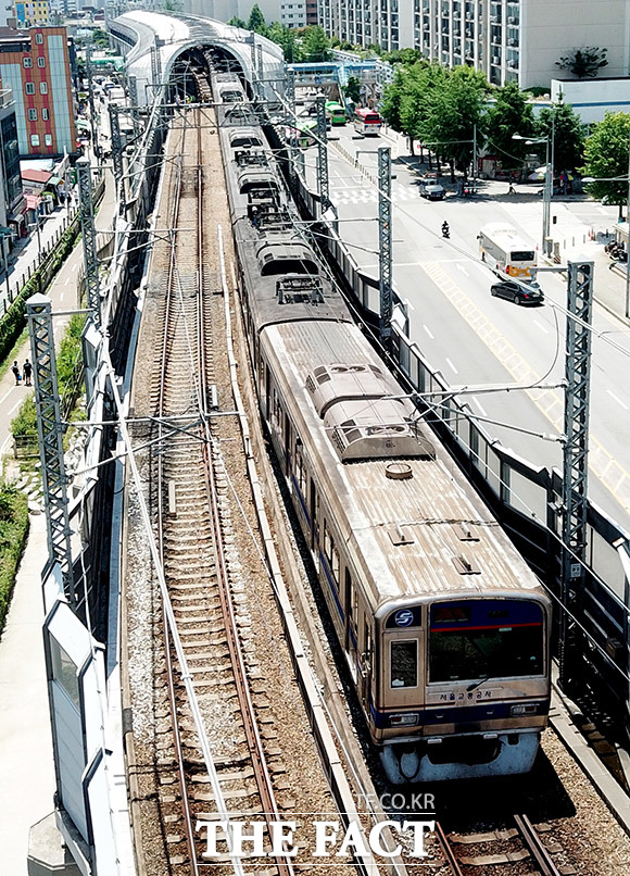 25일 오전 9시 29분쯤 경북 상주시 양촌동 경북선 철로에서 A(80대)씨가 운행 중이던 무궁화호 열차에 치여 중상을 입고 인근병원으로 옮겨졌다./더팩트DB