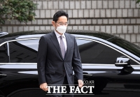  지친 모습의 이재용 부회장 [포토]