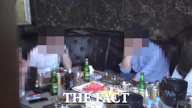 경기남부경찰청은 감염병예방법 위반 등 혐의로 유흥주점 등 11개 업소의 업주와 손님 68명을 적발했다./경기남부경찰청 제