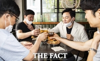  자영업자들과 '맥주 한 잔'…고충 청취하는 원희룡 [TF사진관]