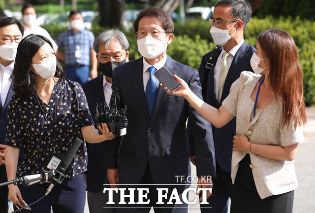 고위공직자범죄수사처(공수처)가 해직교사 특혜 채용 혐의를 받는 조희연 서울시교육감에 대한 기소 여부를 논의하기 위해 전문가로 구성된 외부 심의기구를 소집했다./임세준 기자