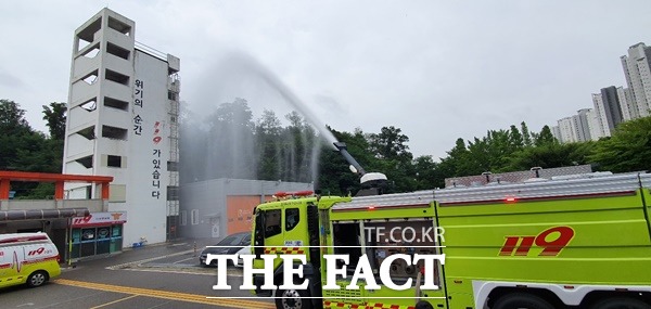 안산소방서는 다가오는 추석 연휴를 맞아 시민들의 안전하고 풍성한 명절나기를 위해 지난 25일부터 다음 달 23일까지 화재안전대책을 추진한다고 30일 밝혔다.안산소방서제공