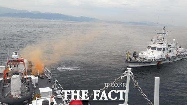 동해 해양경찰서는 오는 31일 오후 2시부터 해상 어선 화재사고 발생을 가정한 유관기관 합동훈련을 실시한다고 밝혔다. /동해해양경찰서제공