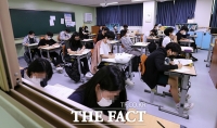  '수능 전 최종 모의고사' 집중하는 수험생들 [포토]