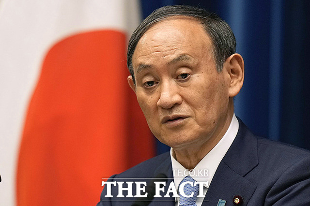 스가 요시히데 일본 총리가 3일 취임 1년 만에 사임을 밝혔다고 교도통신, NHK 등 일본 언론이 일제히 보도했다. /도쿄=AP.뉴시스