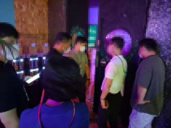 제주경찰청이 코로나19 확산방지를 위한 방역수칙 위반행위 점검 활동을 벌이고 있다./ 제주경찰청제공