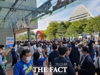  대전서 막 오른 민주당 경선…지지자들 몰려 열기 후끈
