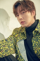  박해진, 색조 화장품 모델 발탁...'팬들 덕에 관심 갖게 돼'