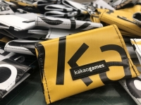  폐현수막이 카드 지갑으로…카카오게임즈, 업사이클링 캠페인 실시