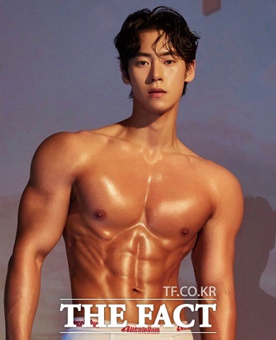 지난 6일 열린 ‘2021 미스터 인터내셔널 코리아 선발대회’에서 우승을 차지한 청주대는 광고홍보학과 4학년 한정완(24) 학생. / 청주대 제공