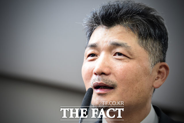 김범수 의장이 이끄는 카카오가 골목상권 침해 논란을 빚은 사업을 철수하기로 했다. /임세준 기자
