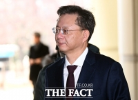  우병우, 불법사찰 유죄·직무유기 무죄…징역 1년 확정