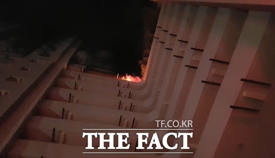 23일 오전 4시 4분쯤 경북 포항시 북구 두호동의 한 다세대주택에서 원인을 알 수 없는 화재가 발생했다. 사진은 본 내용과 관계없음./더팩트DB