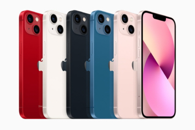 애플의 신제품 아이폰13 시리즈가 다음 달 1일 사전 예약 판매를 시작한다. /애플 제공