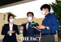  화천대유 김만배 경찰 출석 '정치권 로비 없었다'