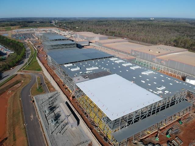 SK이노베이션은 완성차 기업 포드와 함께 미국 최대 규모의 배터리 생산 공장을 건설한다고 28일 밝혔다. 사진은 SK이노베이션 미국 배터리 공장. /SK이노베이션 제공