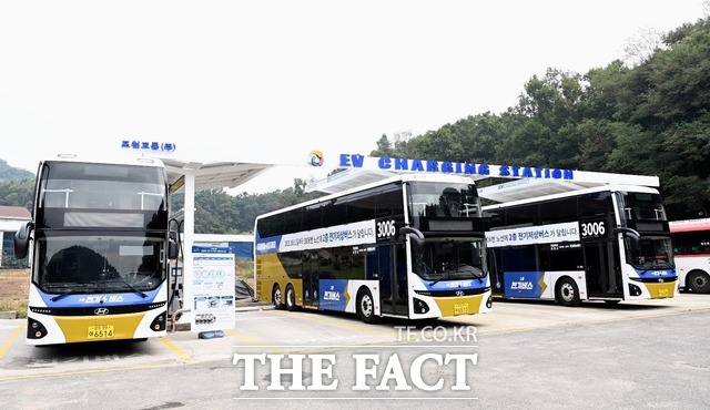경기도에서는 처음으로 오는 10월 1일부터 2층 전기버스가 경기 포천~서울 잠실 구간에 도입된다. /경기도 북부청사 제공